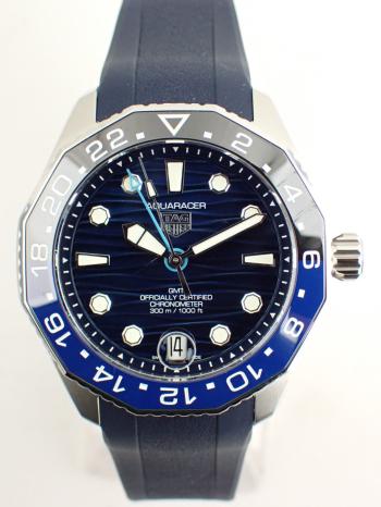 タグホイヤー アクアレーサープロフェッショナル300 GMT ブルー ラバーストラップ WBP5114.FT6259